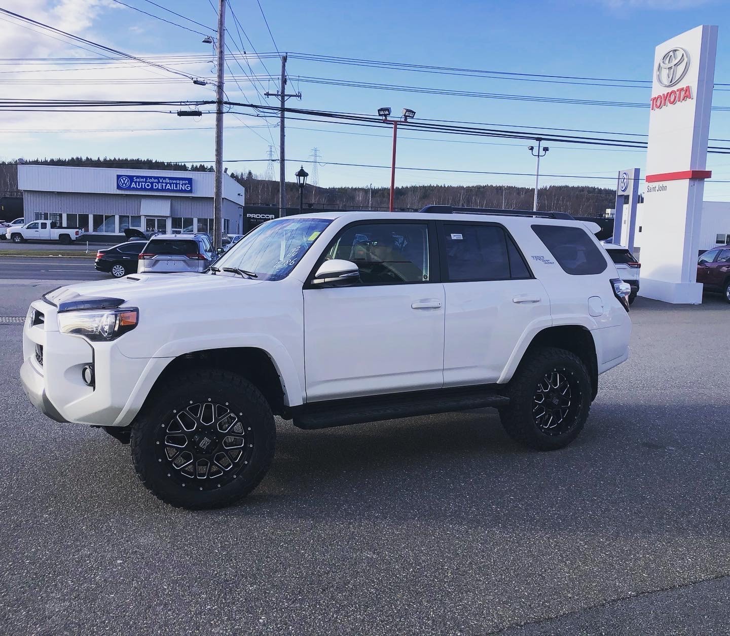 Toyota 4Runner lifted by DSI